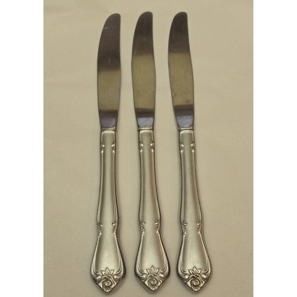 Lot Of 3 Oneida Rogers‎ Arbor Rose True Rose Stainless Dinner Knives 8.25 Inches
